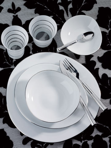 111 Galet platine: 12 soupes 22cm, 24 plates 30cm, 24 dessert 24cm