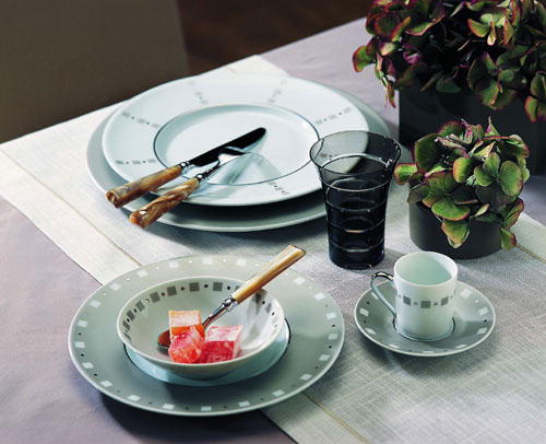 Baltik gris: 12 soupes, 22cm  24 plates 28cm, 24 dessert 24cm                                                           