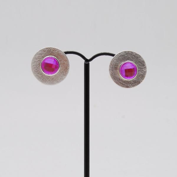 Fuschia earrings - Boucle d'oreilles fuschia                                                                            