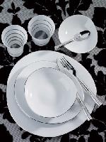 Galet platine: 12 soupes 22cm, 24 plates 30cm, 24 dessert 24cm                                                          