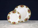 Old country roses: 12 rim soup - 24 plates 27cm - 24 dessert 20cm                                                       