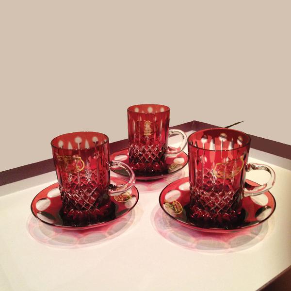 111 Yvan rouge: Teacups "Cristal de Paris" - Mazahers 12 pcs