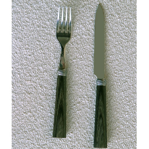111 Square noir: 12 knifes, 12 forks, 12 spoons (big), 12 knifes, 12 forks, 12 spoons (dessert), 12 tea spoons- 84pcs